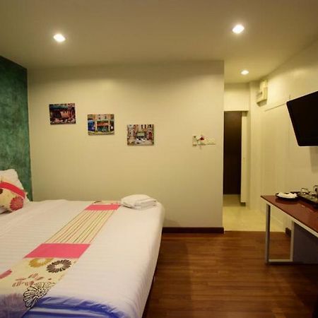 Franjipani Resort HHQ Buitenkant foto