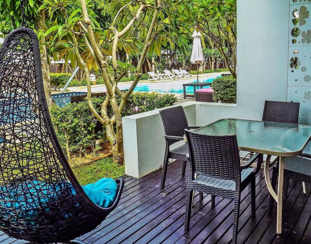Franjipani Resort HHQ Buitenkant foto