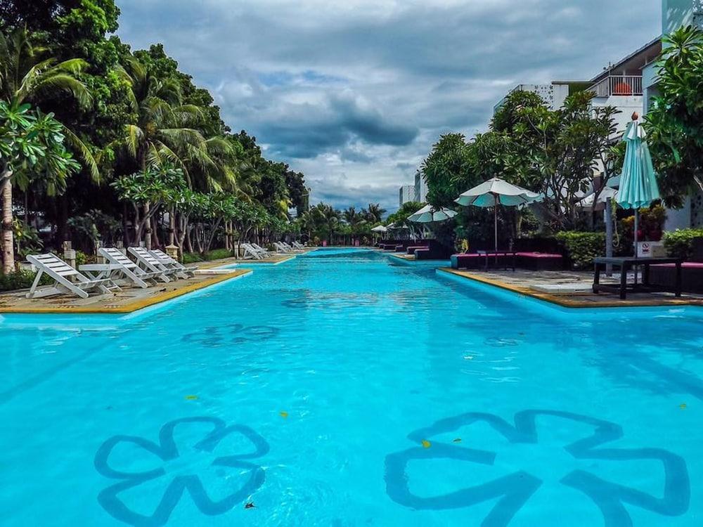 Franjipani Resort HHQ Buitenkant foto