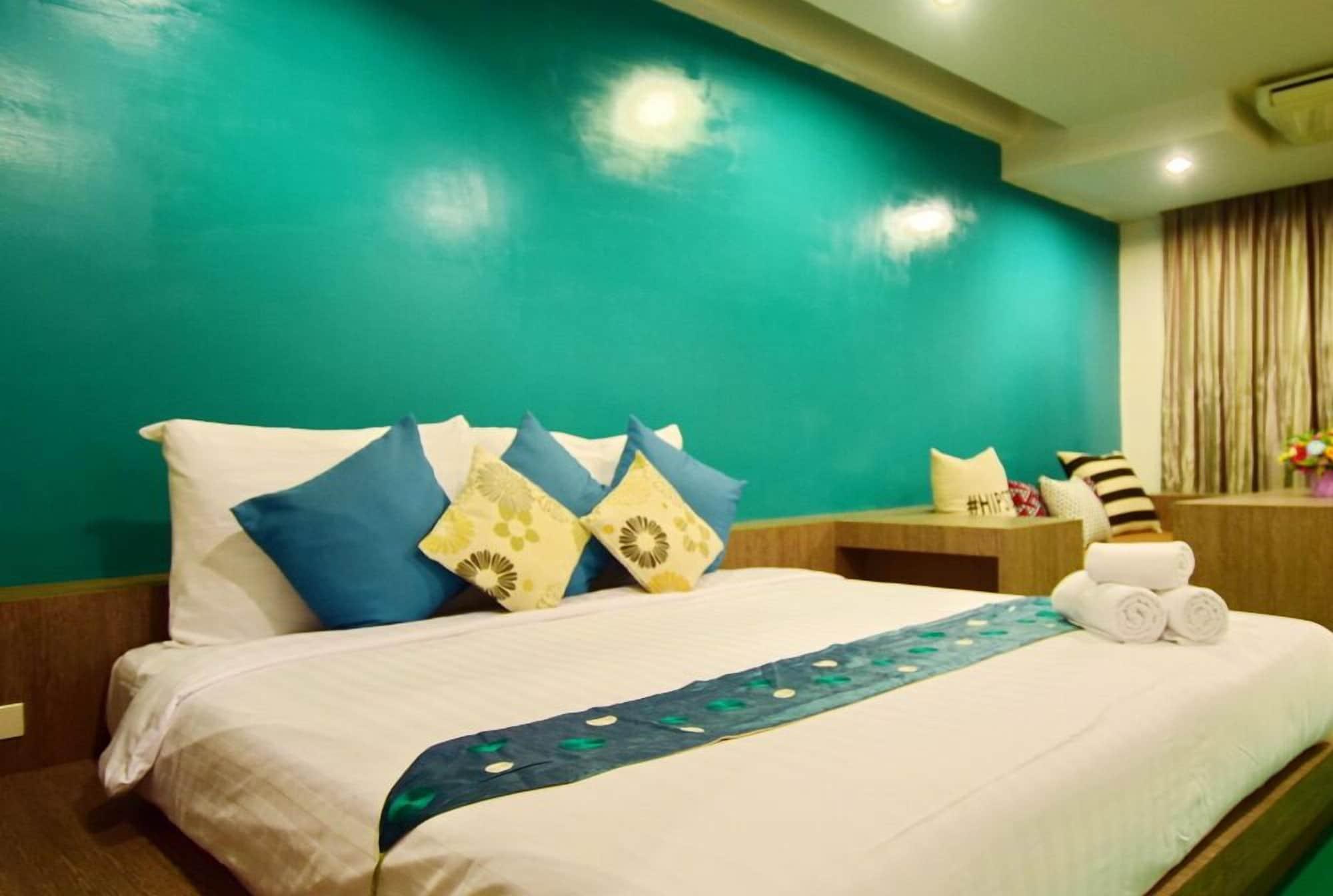 Franjipani Resort HHQ Buitenkant foto