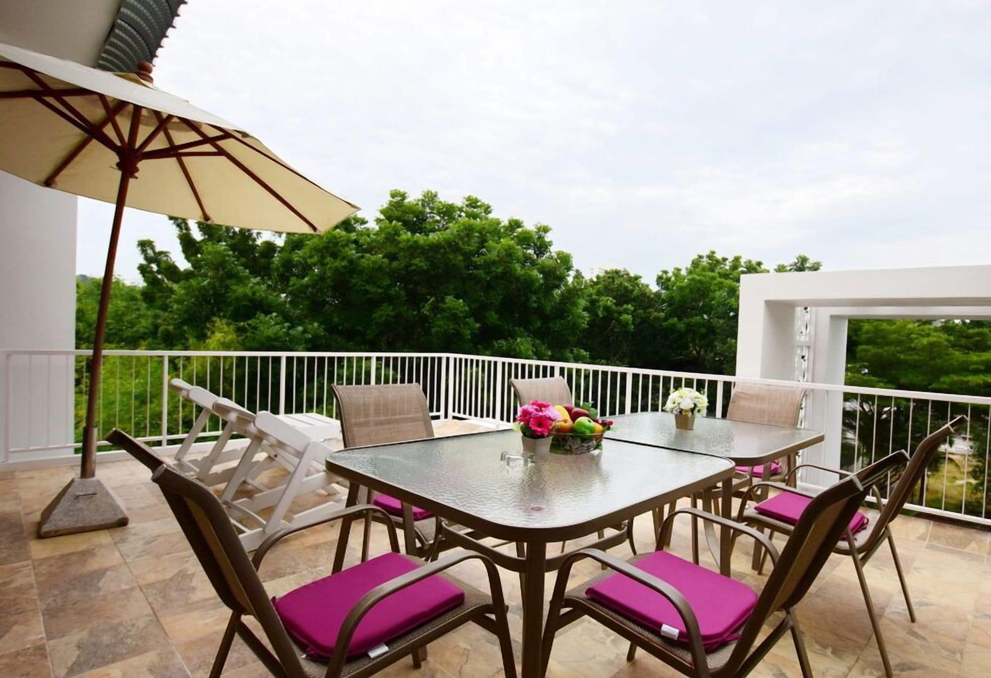 Franjipani Resort HHQ Buitenkant foto