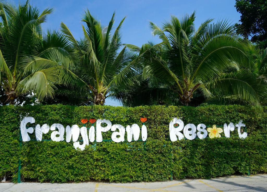 Franjipani Resort HHQ Buitenkant foto