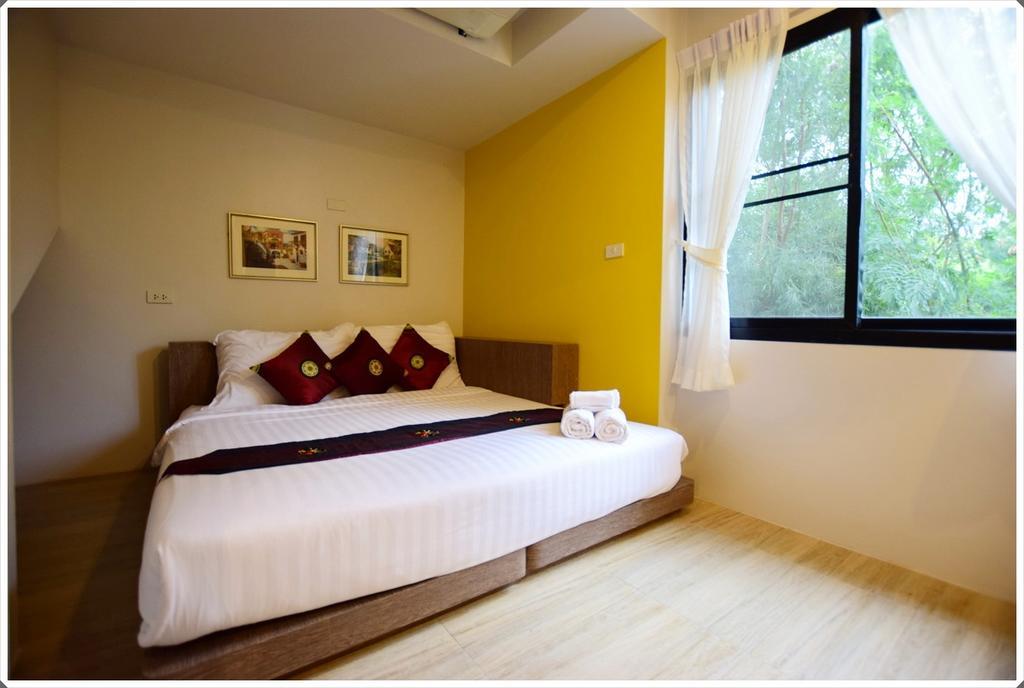 Franjipani Resort HHQ Buitenkant foto