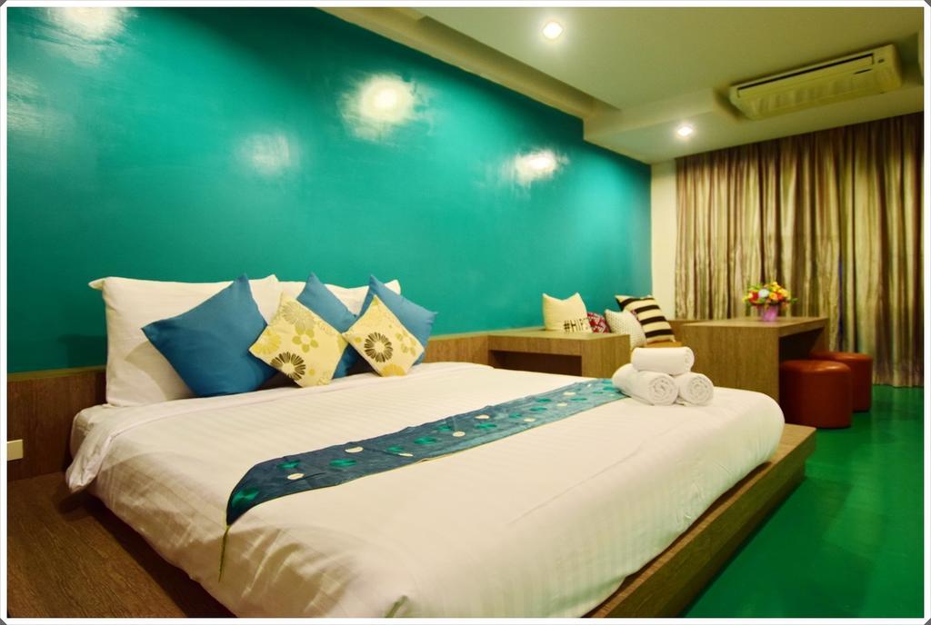 Franjipani Resort HHQ Buitenkant foto