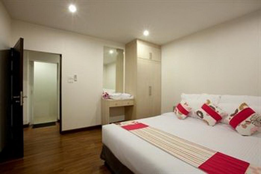 Franjipani Resort HHQ Buitenkant foto