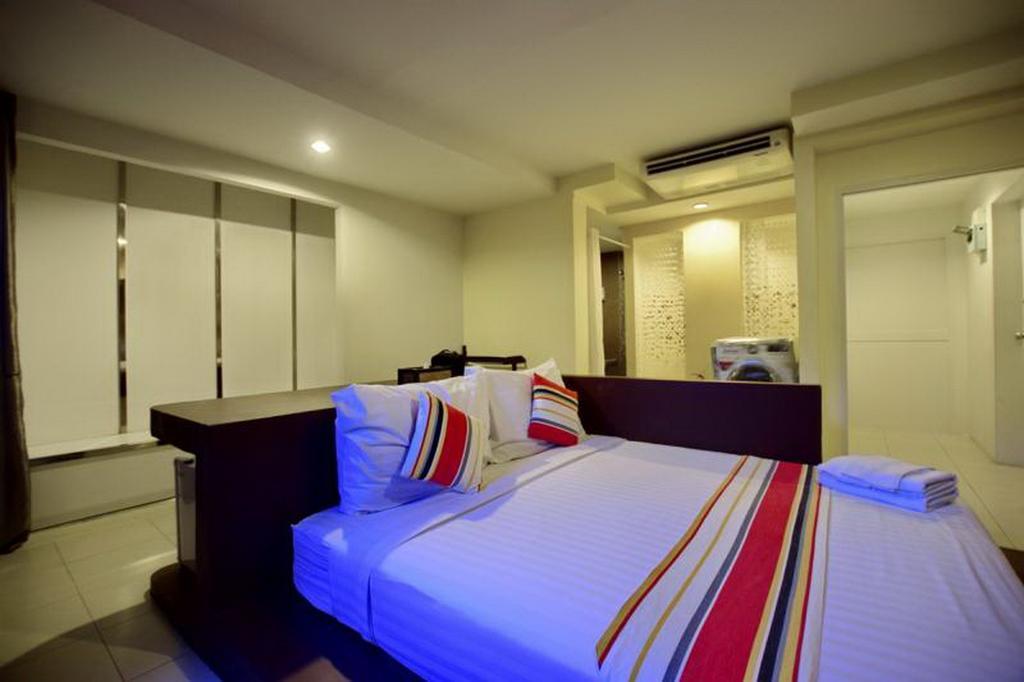 Franjipani Resort HHQ Buitenkant foto