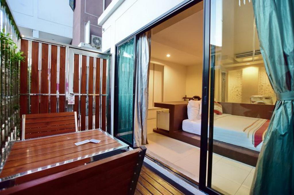 Franjipani Resort HHQ Buitenkant foto