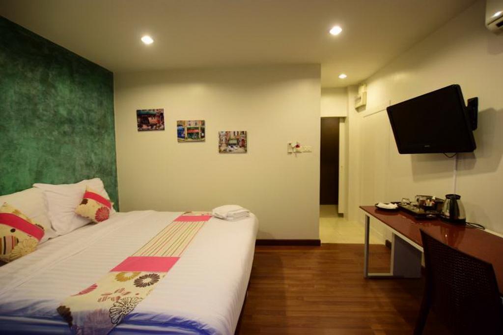 Franjipani Resort HHQ Buitenkant foto