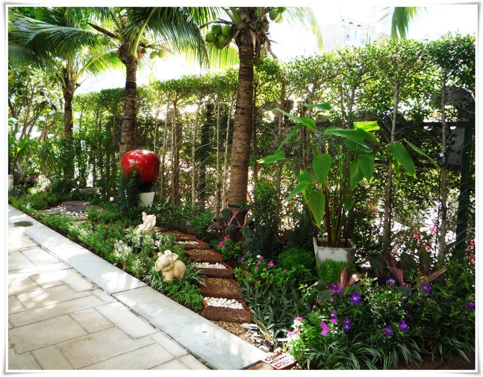 Franjipani Resort HHQ Buitenkant foto